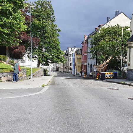 Near Brosundet, Newly Refurnished, Free Street Parking Apartamento Ålesund Exterior foto
