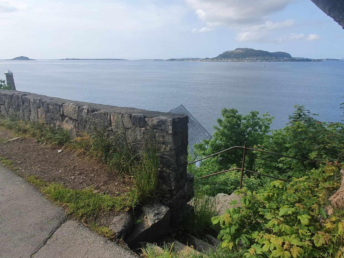 Near Brosundet, Newly Refurnished, Free Street Parking Apartamento Ålesund Exterior foto